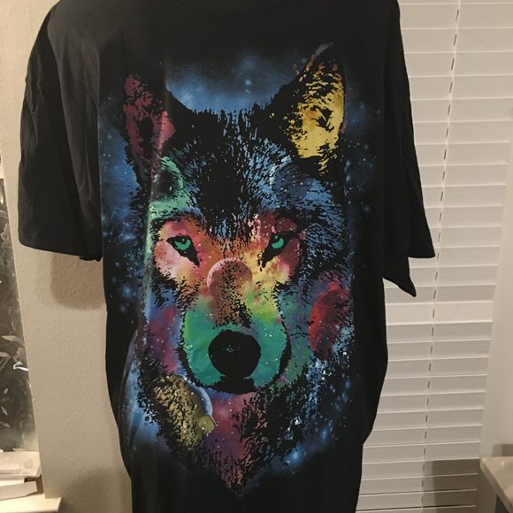 Liquid Blue Cosmic Wolf T Shirt  1X  24-25 Inches Across  NWT  Box LB1 - Picture 3 of 6